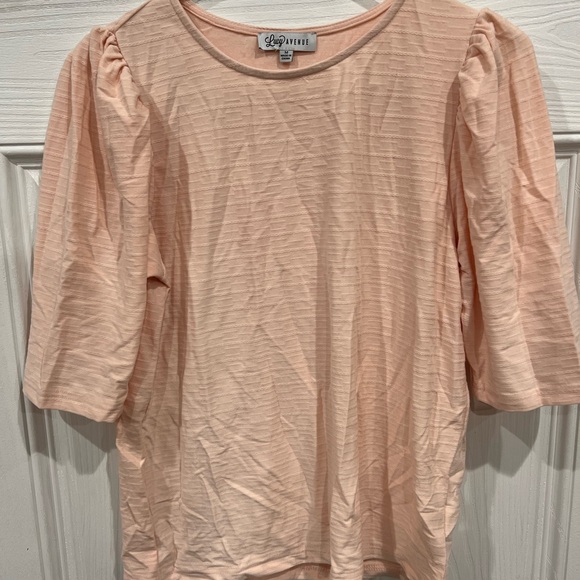 Set of 3 ladies sweaters by Lucy Avenue. All in excellent condition! - Picture 11 of 12